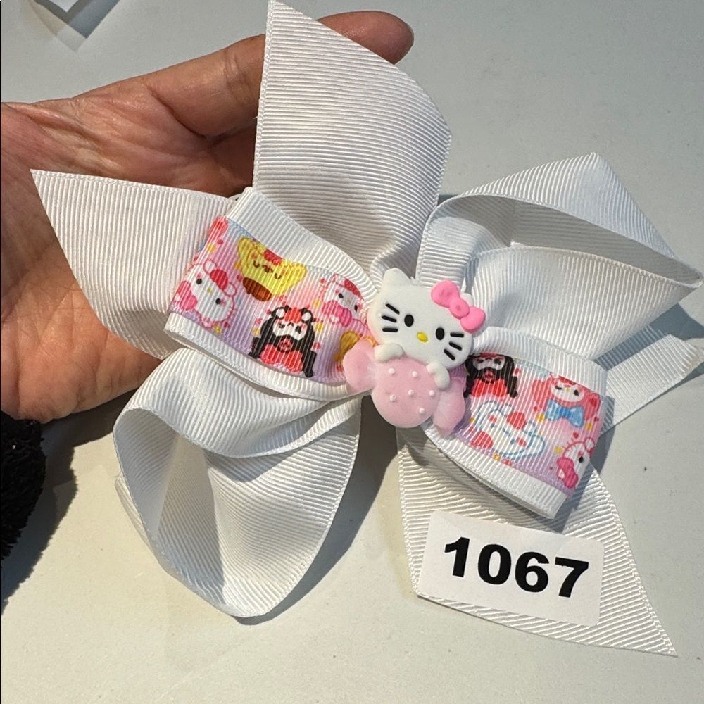 1067 White Color Hello Kitty Hair Alligator Clip Bow